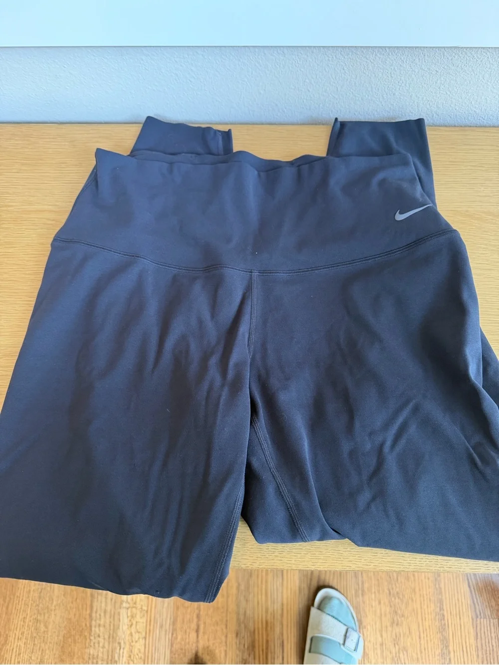Nike Black Dri-FIT Zenvy Athletic leggings pockets
